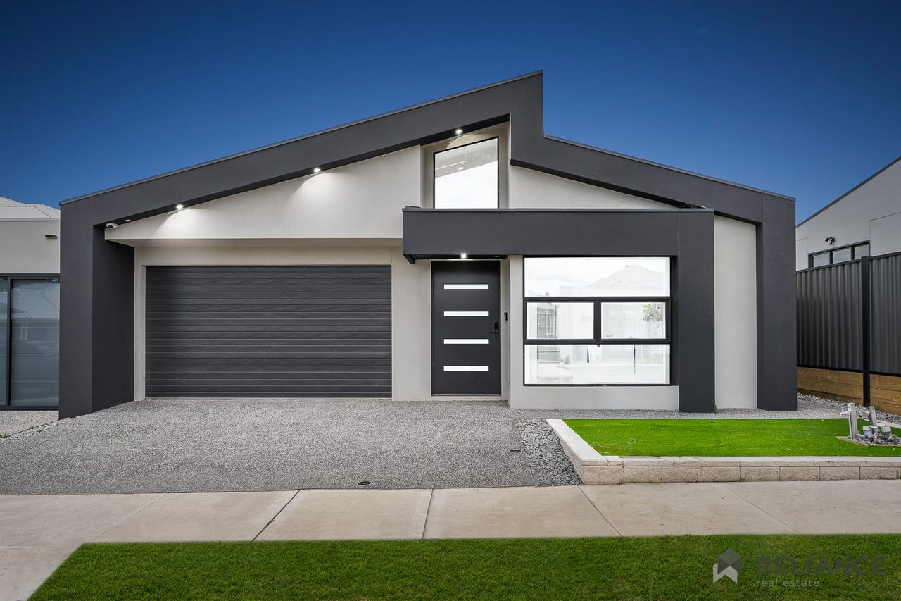 31 Templetonia Circuit, Mickleham VIC 3064