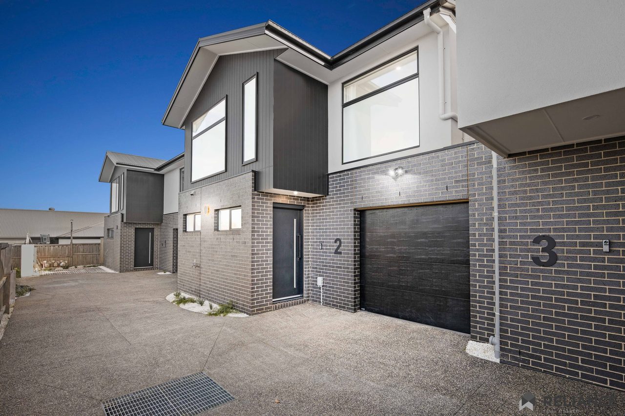 2/40 Janoli Street, Mickleham VIC 3064