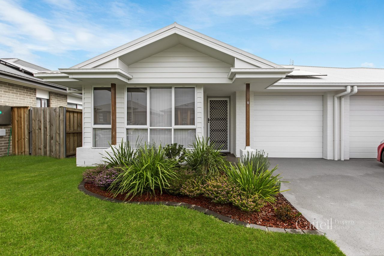 2/4 Caputar Way, Lochinvar NSW