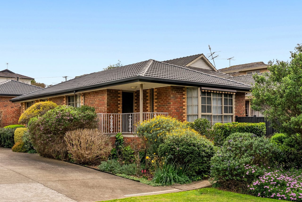 1/165 Mascoma Street, Strathmore VIC 3041